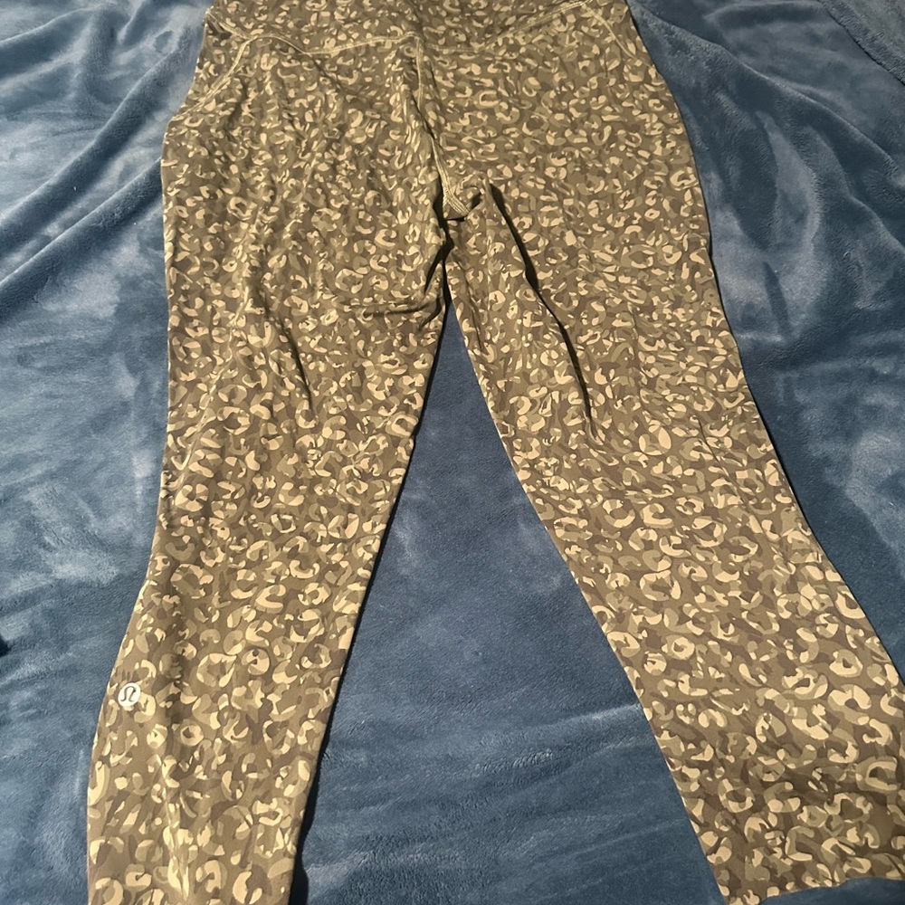 Lululemon Base Pace High Rise Size 10 Olive Leopard Print Leggings
